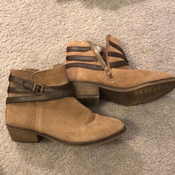 White Mountain Shoes - Ankle booties